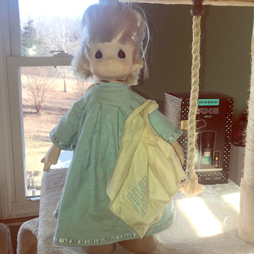 Precious Moments Vintage Doll With Stand❤️